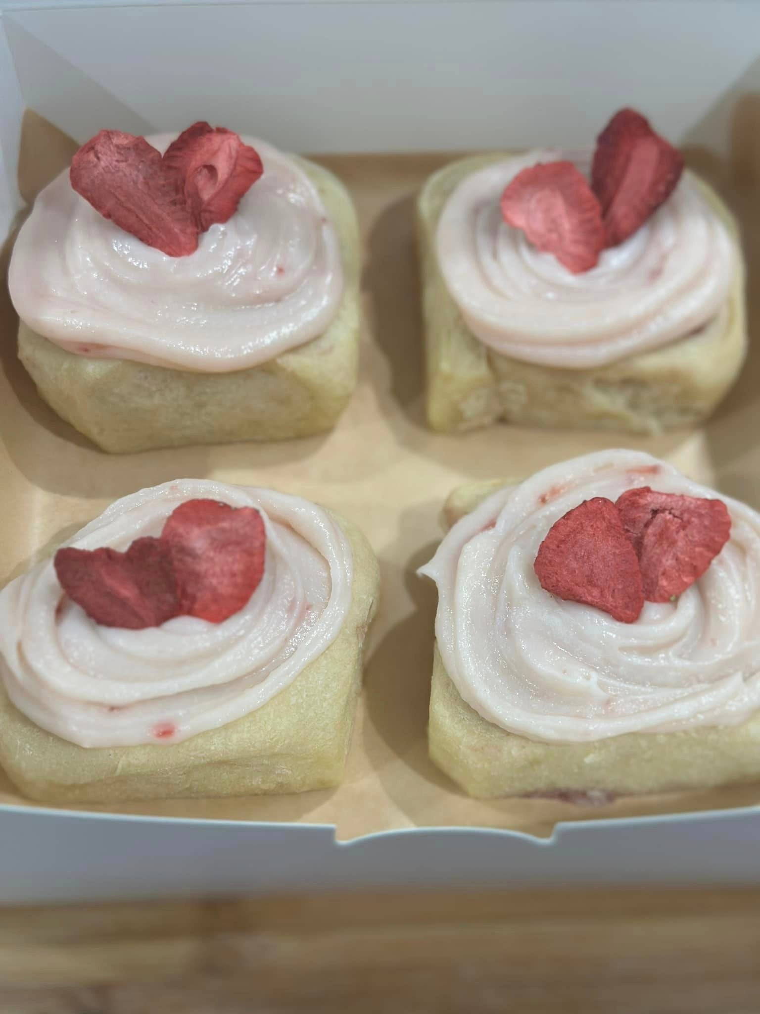 THE BERRY BLUSH ROLL
