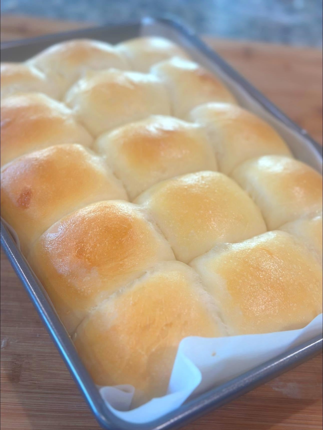 Sourdough Dinner Rolls